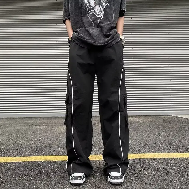 DHgate.com:Black Y2K Sweatpants with Cargo Pockets - Side