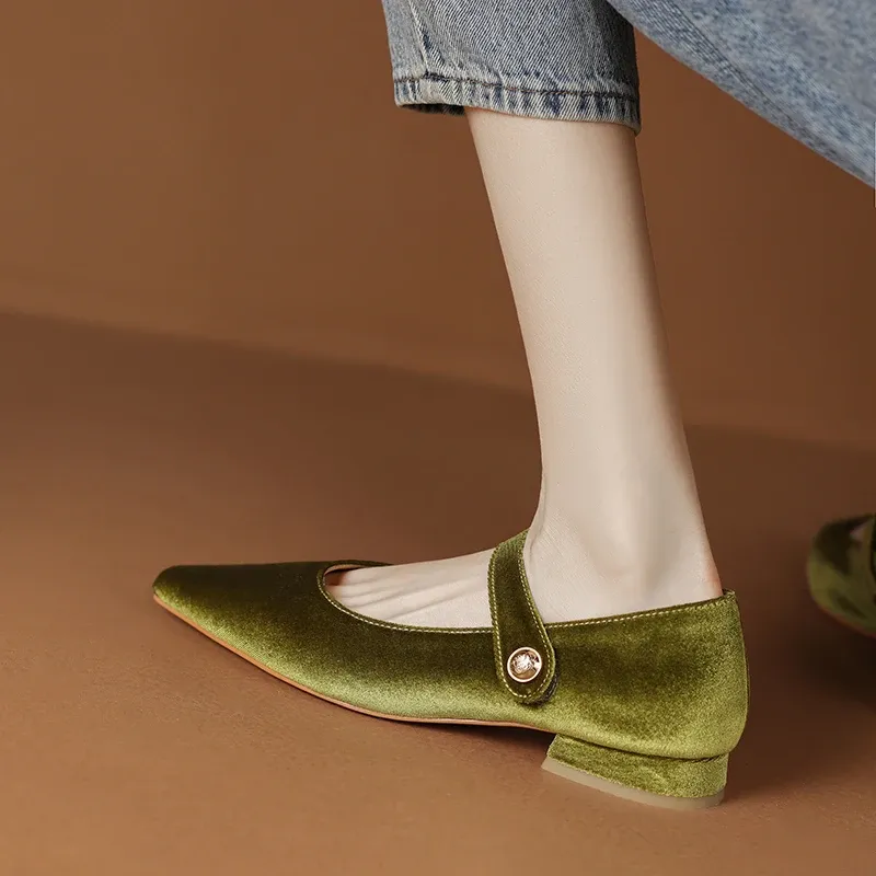 Vintage Velvet Mary Janes: Pointed Toe Flats for Women