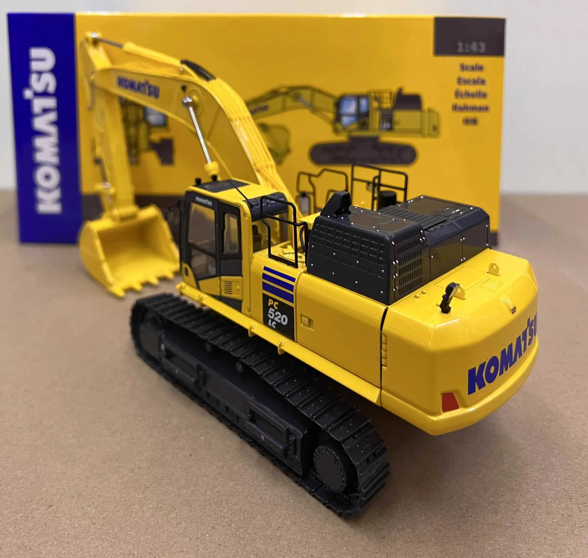 DHgate.com:1:43 Scale Komatsu PC520LC-11M0 Hydraulic DHgate.com:1:43 Scale Komatsu PC520LC-11M0 Hydraulic