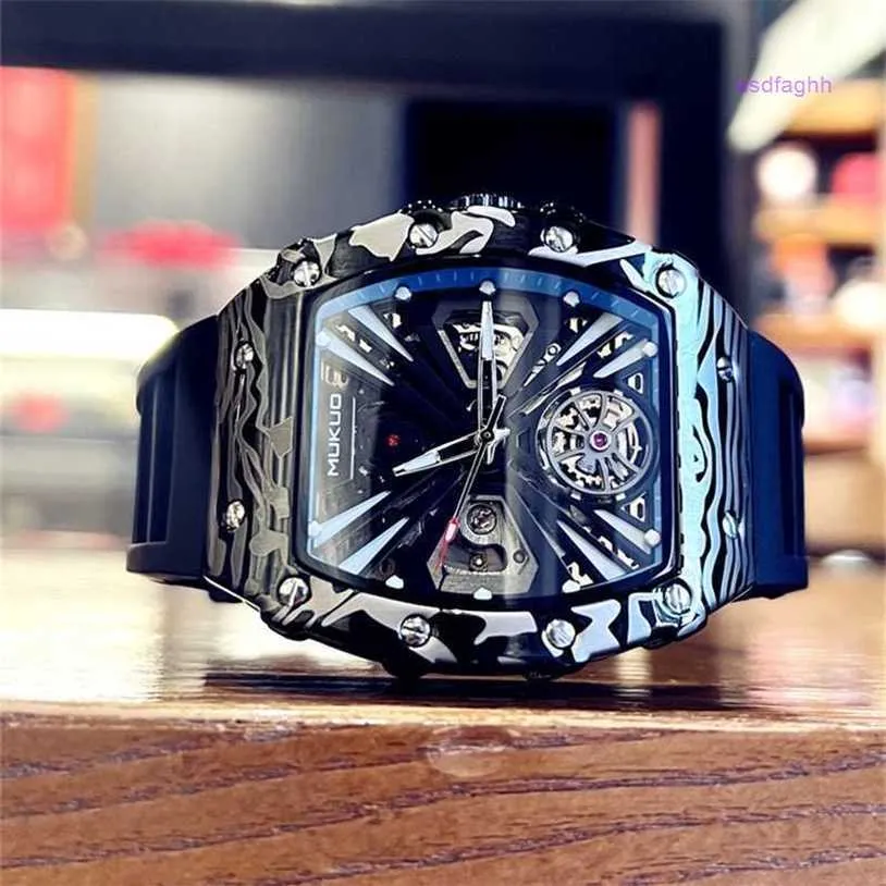 Fully automatic watch outlet