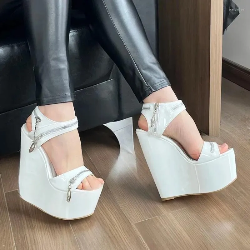 Ultra high wedges store