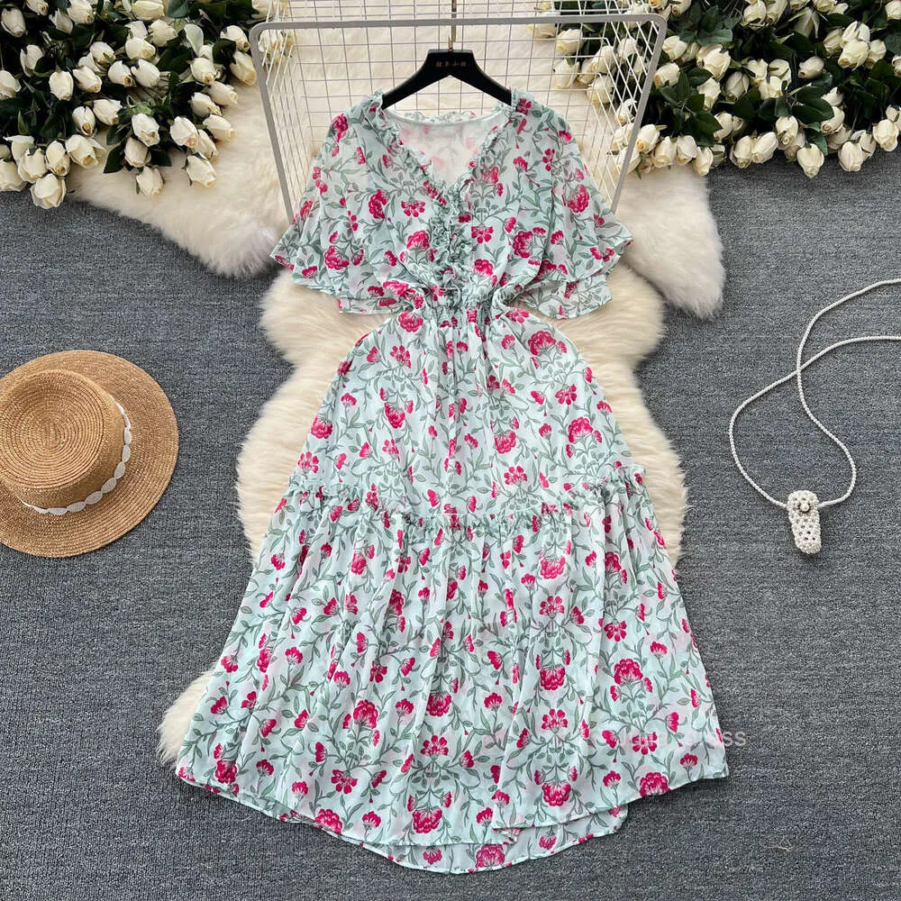 Forest Style French Chiffon Tea Break Floral Midi Dress with Floral Accents, Slim Waist and Elegant Design Forest Style French Chiffon Tea Break Floral Midi Dress with Floral Accents, Slim Waist and Elegant Design