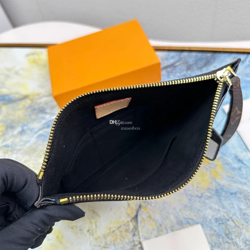 2024Leather Wallet Designer Wristlet Clutch Multifunctional Large Capacity Crossbody Bag for Men and Women