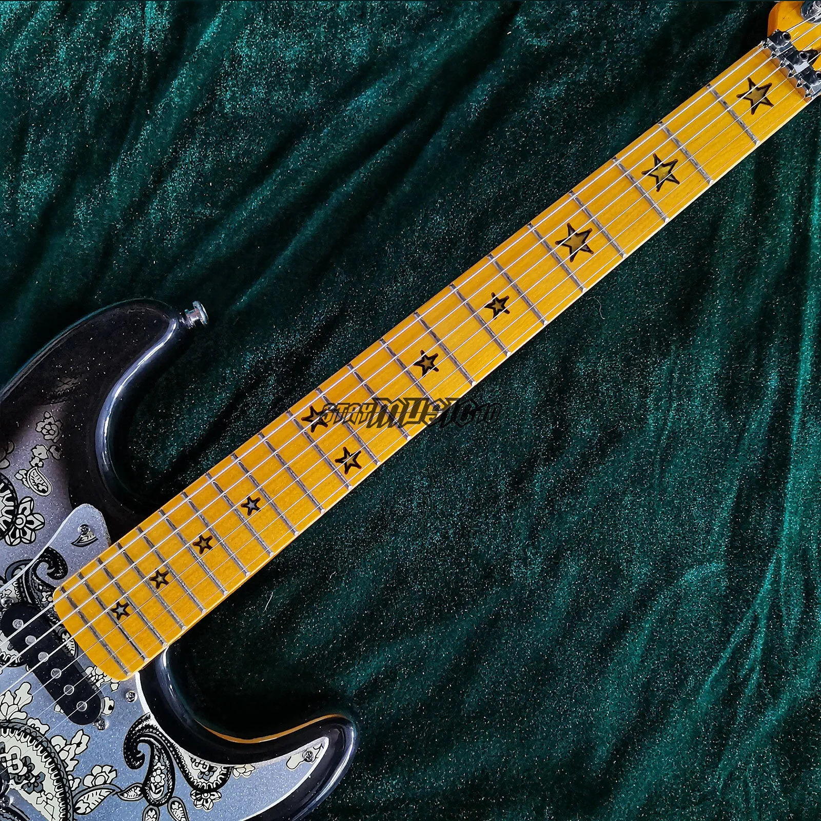 In Stock Richie Sambora Black Paisley Electric Guitar Maple Fingerboard Star Inlay Paisley Pickguard Floyd Rose Tremolo Bridge Locking Nut Whammy Bar