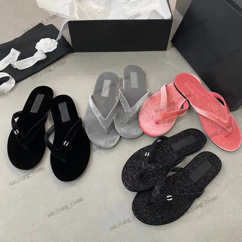 Women's Slipper 35-42 Storlek Suede Leather Black Thongs C Slästa thong Sandal Flip Flop Summer Mules Slip On Flat Heels Beach Crystal Velvet Pur Flats