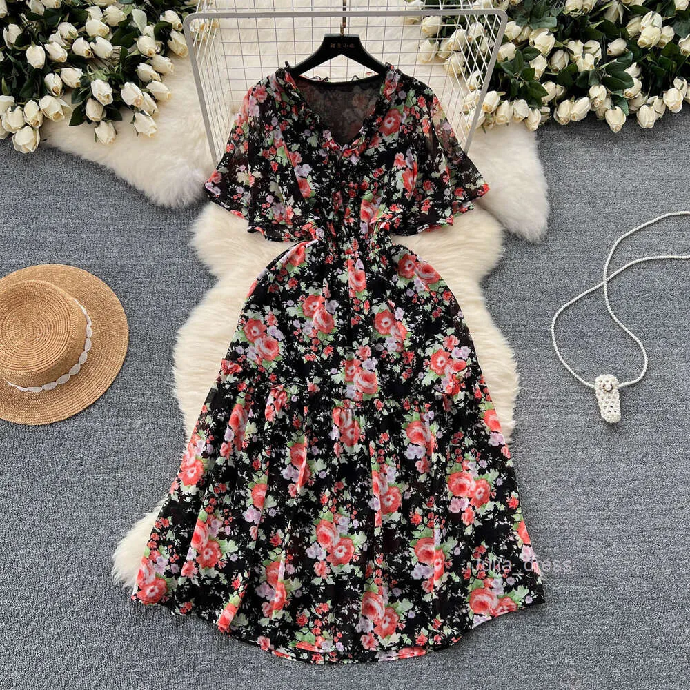Forest Style French Chiffon Tea Break Floral Midi Dress with Floral Accents, Slim Waist and Elegant Design