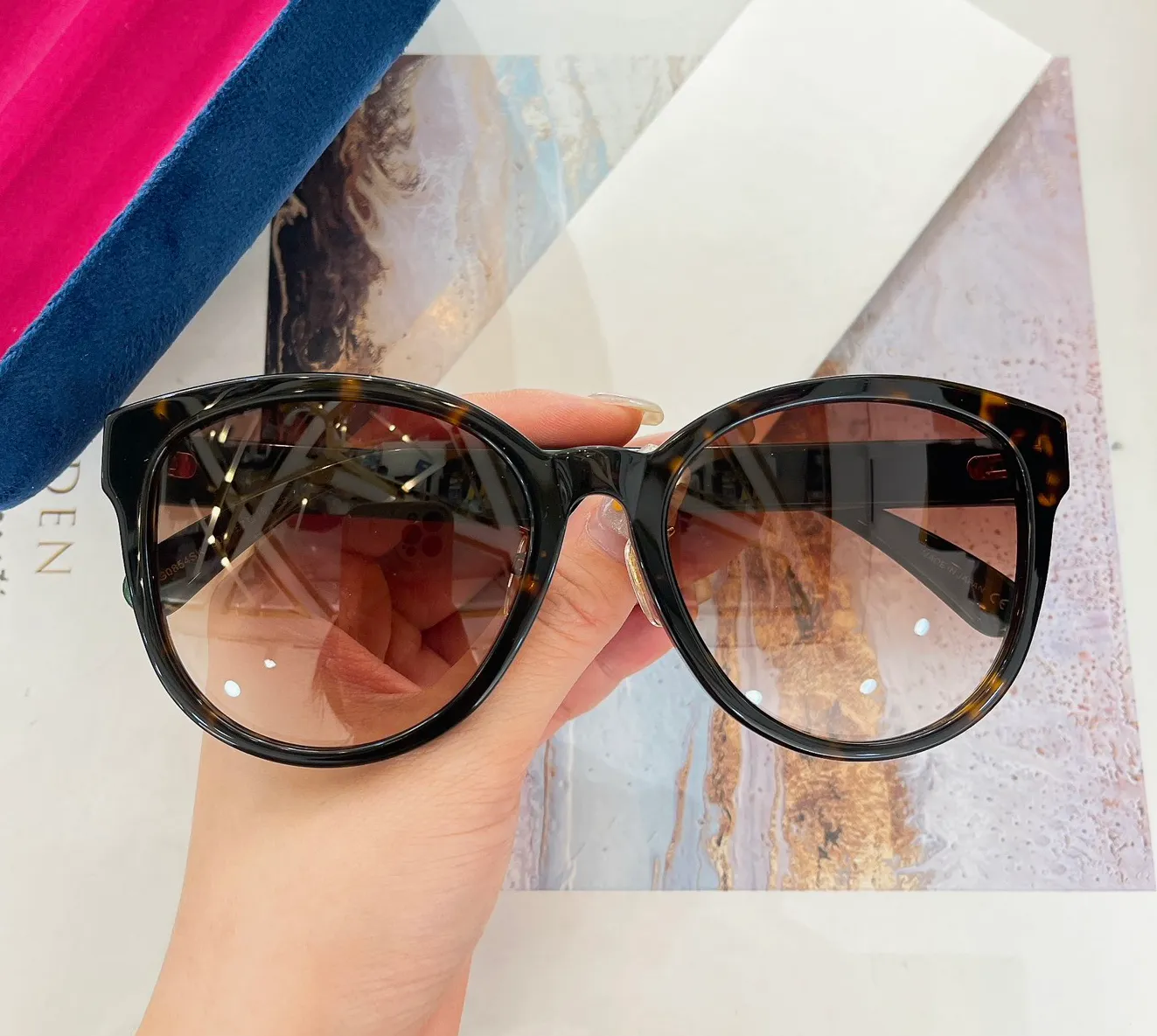 Cat eye gradient sunglasses top