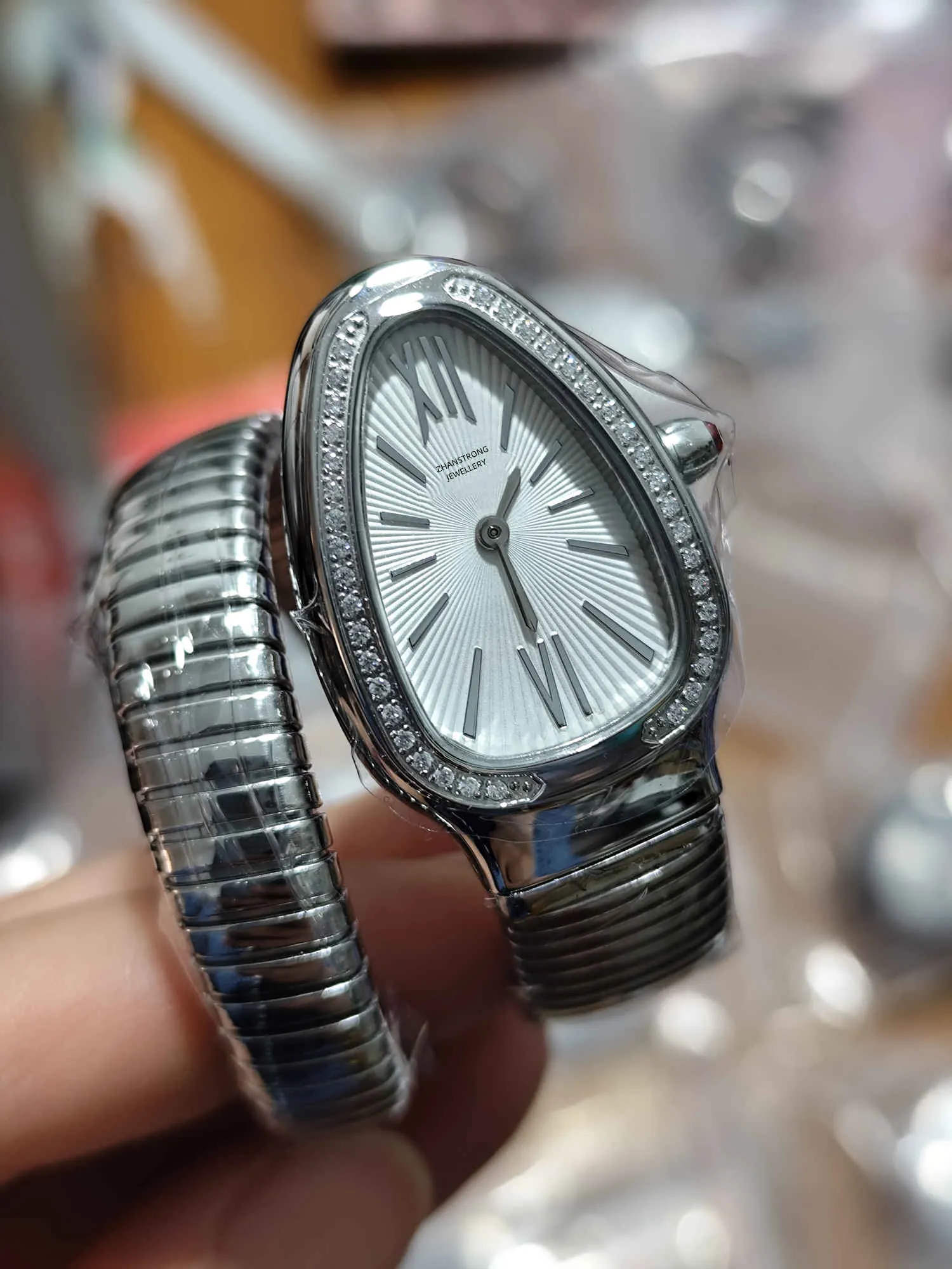 Fashion watches womens 2025