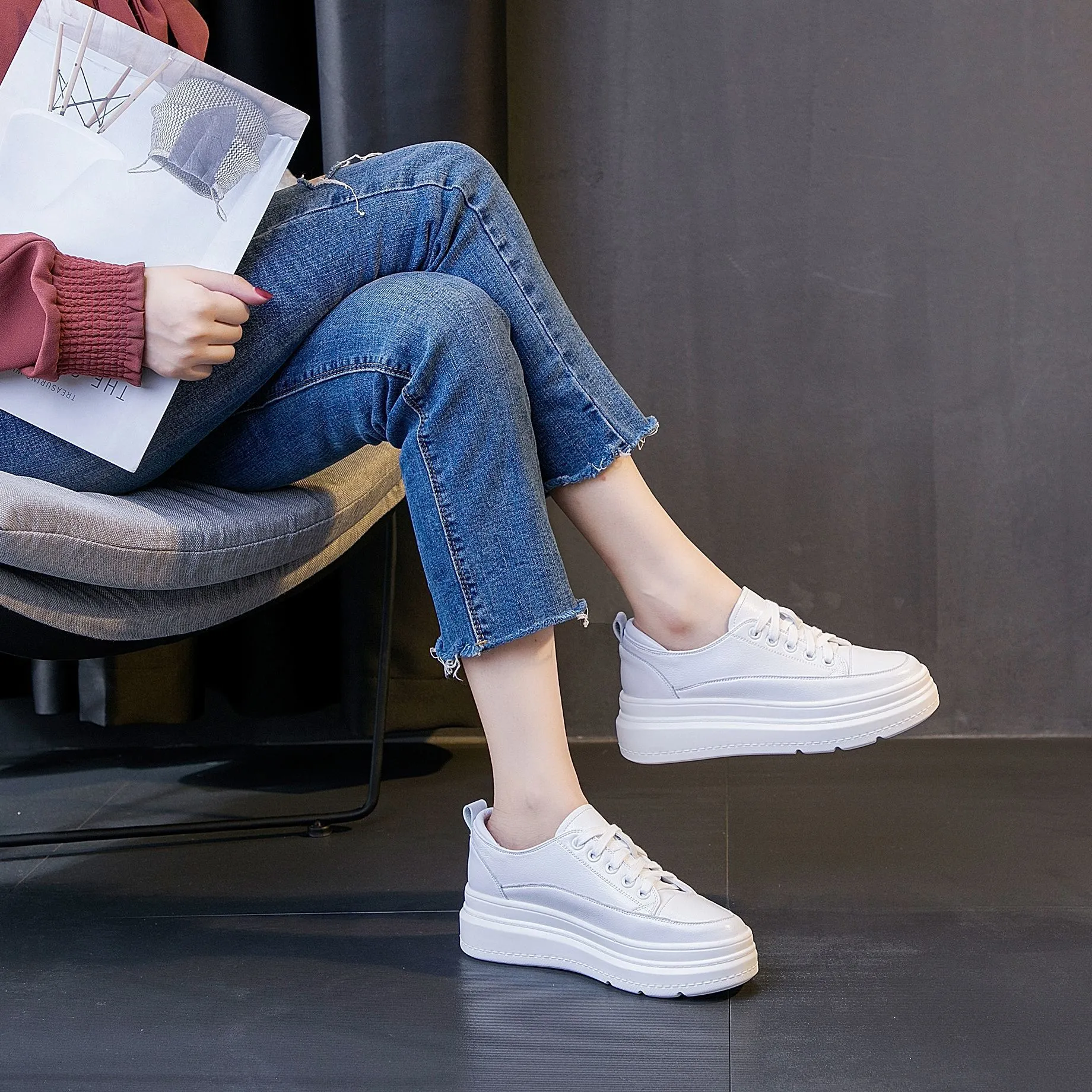 2024 Trendy Dames Verhoogde Veterscasual Sportschoenen Leer Kleine Witte Sneakers Van 227 34 DHgate