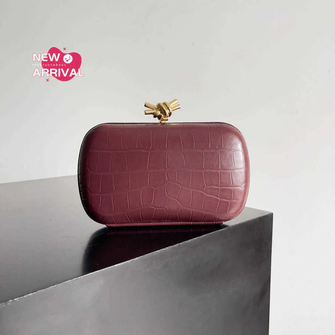 DHgate Knot Alligator Clutch Bag Handcrafted Premium Leather Evening Handbag Purse for Women 3 Colors Bags Luggage Accessories