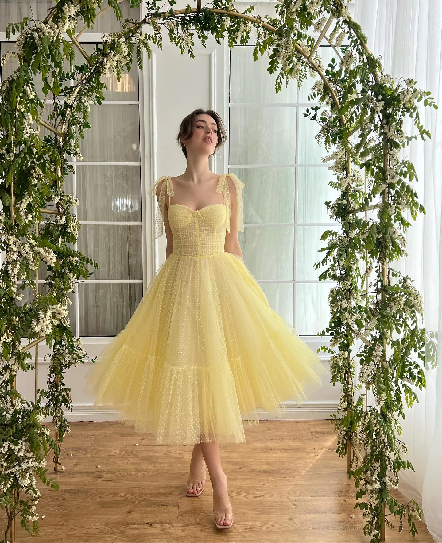 Light Yellow Homecoming Dresses Pleated Dot Tulle Prom Gown Spaghetti Straps Neckline Tea Length A Line Graduation Dress For Party