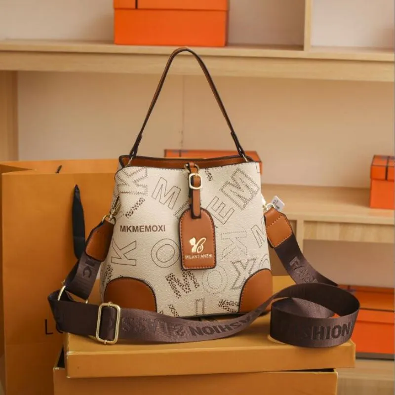 Vintage PU Shoulder Bag for Women with Zipper Closure and Bow