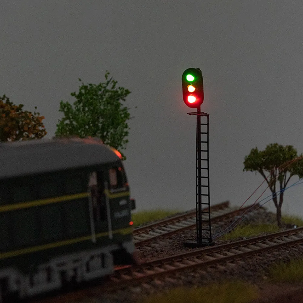 3-Piece HO Scale Model Railway Signals - 1:87 Block Signals With Green/Red/Yellow Lights (12V)
