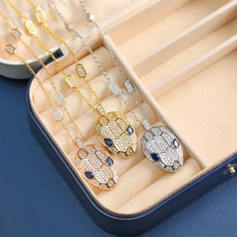 Pendant style necklaces best sale