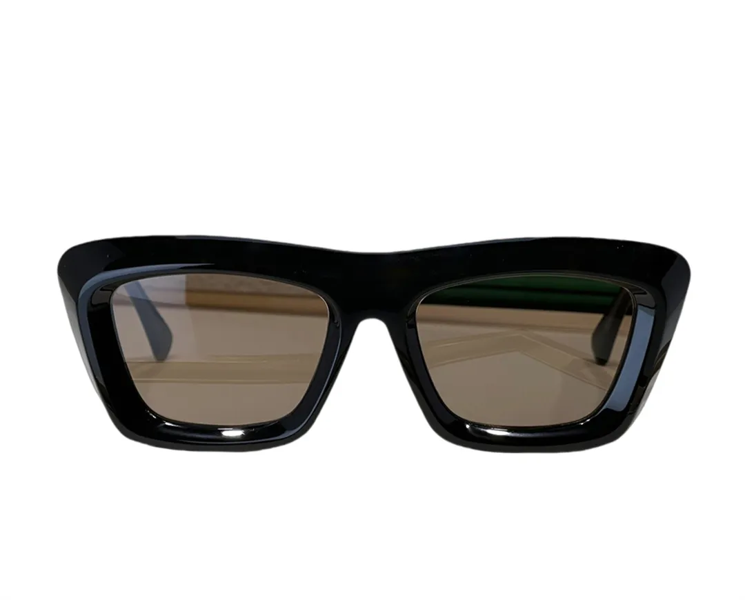 Rectangle Sunglasses for Women with Brown Gradient Resin  display picture 1
