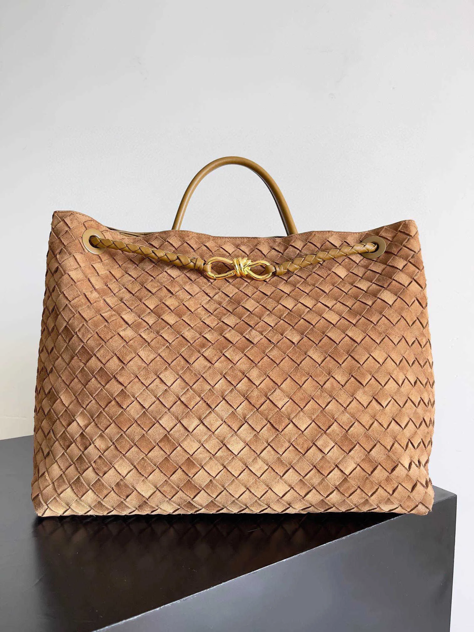 Large Designer Womens Tote With Crossbody Strap With Sliding