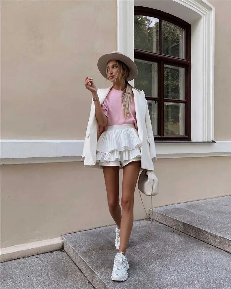 Ruffle mini skirt outfit hot sale
