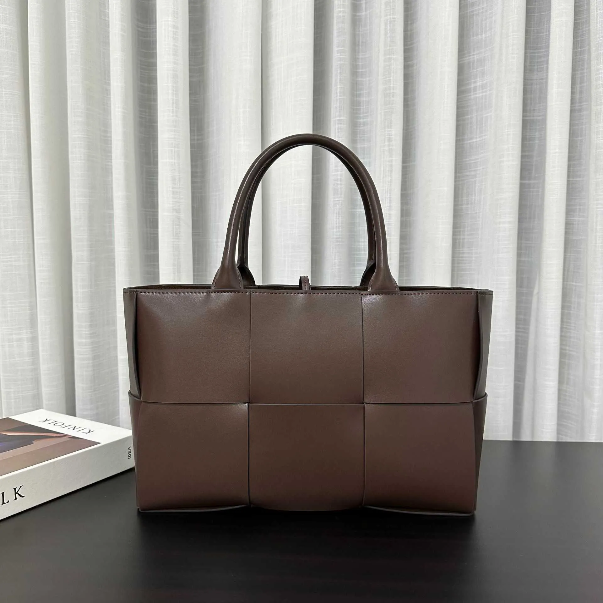 ◆PAULS BOUTIQUE◆ ARCO TAUPE 5008471456 DHgate.com:Woven Leather Tote Bag | Soft Handbag with Large
