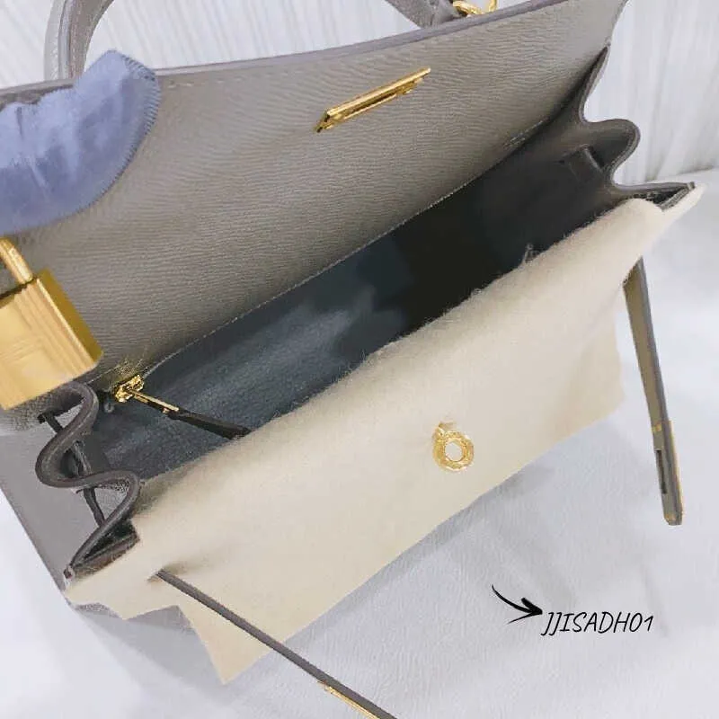 Designer Crossbody Bags Rain Cloud Grey 25 Handheld Shoulder Backpack U shaped Carved 81204