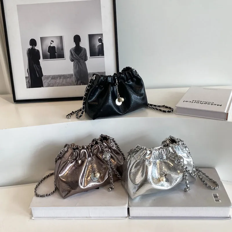 Fashionable Women's Cross Shoulder Bag - Stylish Chain Bag