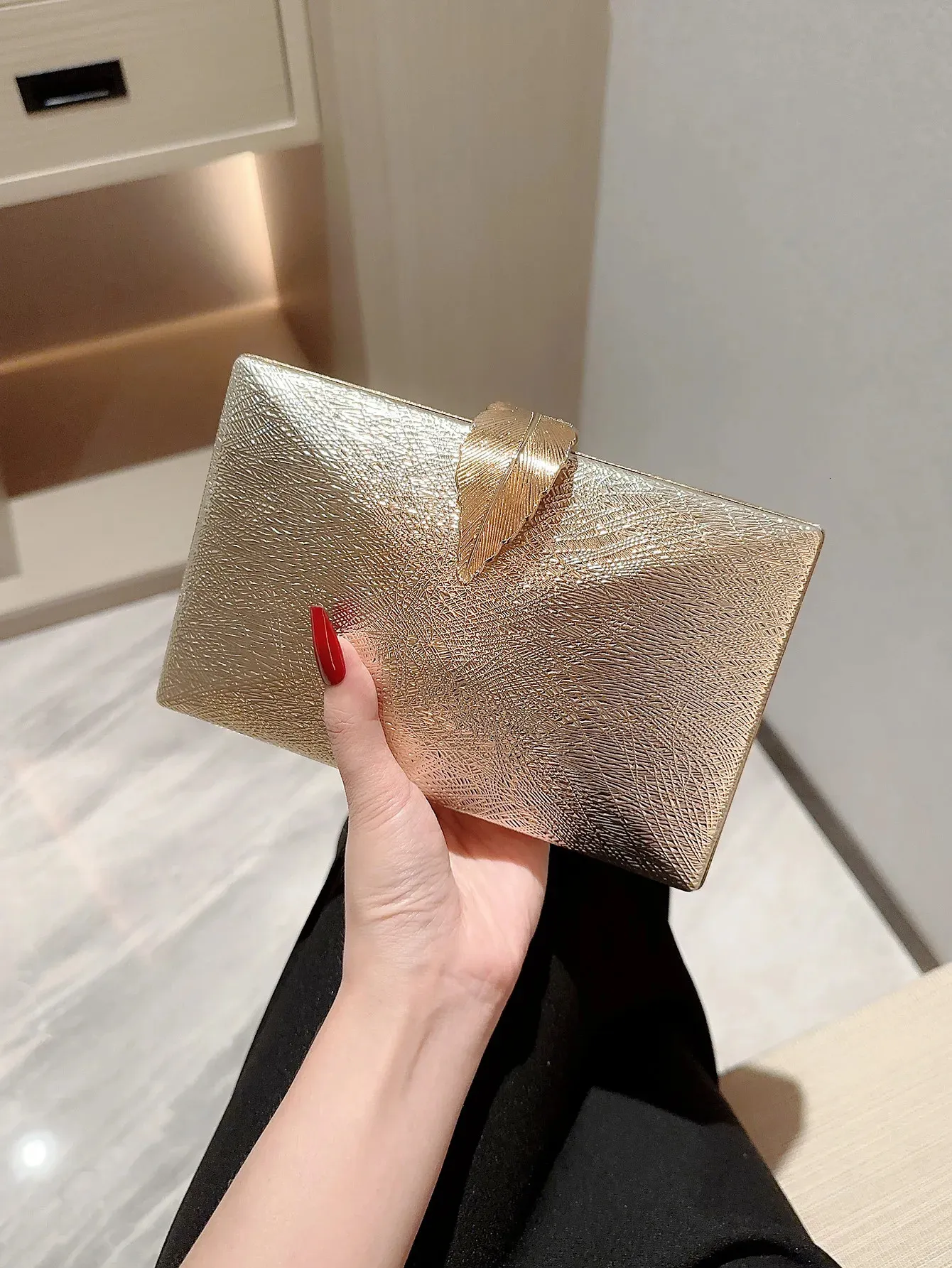 Golden Clutch Bag Womens Gold Leaf Buckle Evening Clutch Purse For - Main Image