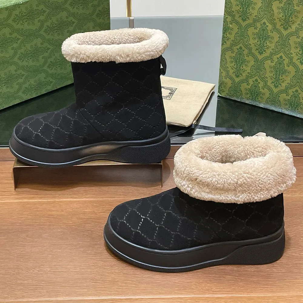 Designer Ski Boots for Women Shearling Lined Platform Snow Boots with Merino Trim 812045
