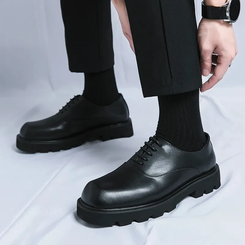 Wholesale Stylish Mens Patent Leather Oxford Shoes With