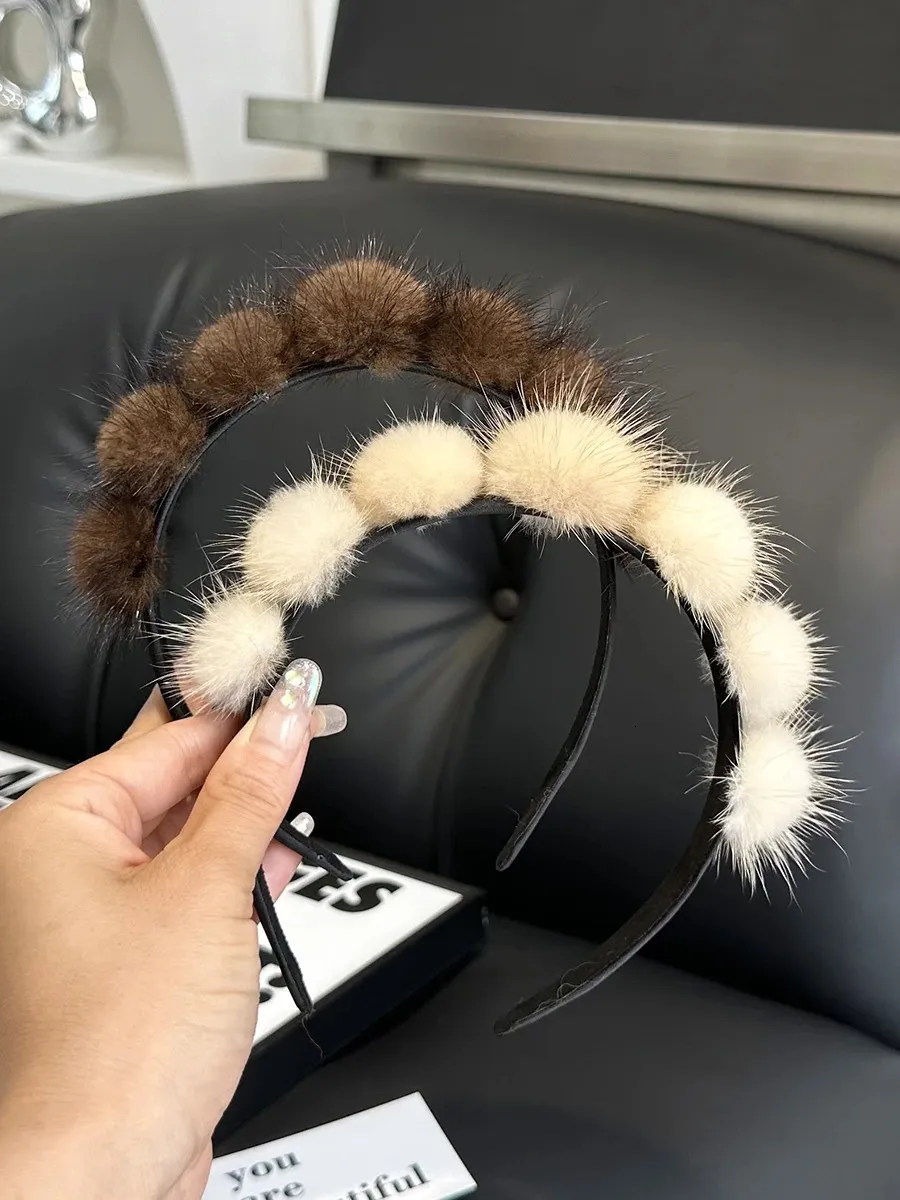 Luxurious Genuine Fur Headband For Women Elegant Winter  display picture 1
