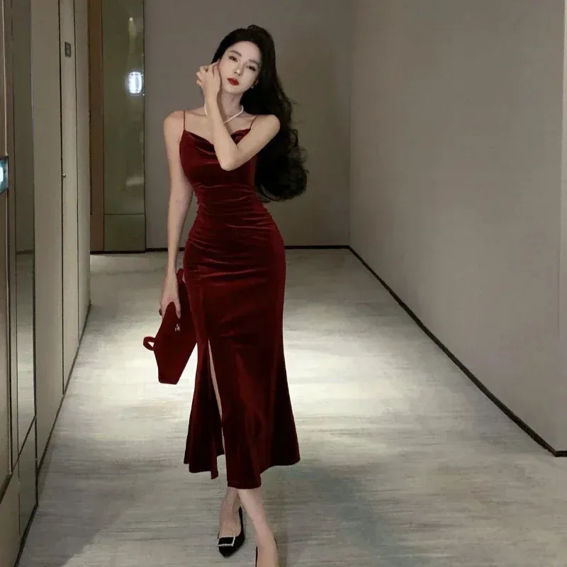 Red velvet maxi Bodycon Midi Dress with Spaghetti Straps and Vibration for Vintage Club Prom, Beach Party, and Elegant Women - Style 241205