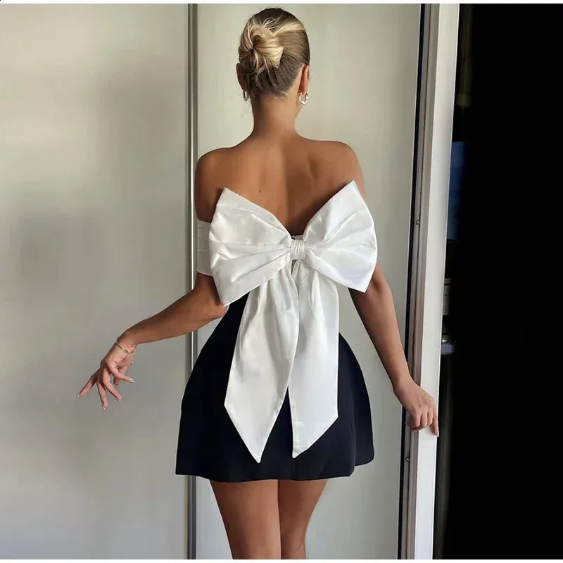 Mini Robe Bustier Sans Bretelles BCBG Generation - Dos Découpé, Dentelle, Noir, Taille L, Neuve Avec étiquette