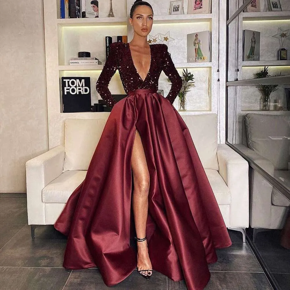 European & American Women's Sequin Long Red Evening Dress with Beaded V-Neck and Large Pendant. European & American Women's Sequin Long Red Evening Dress with Beaded V-Neck and Large Pendant.