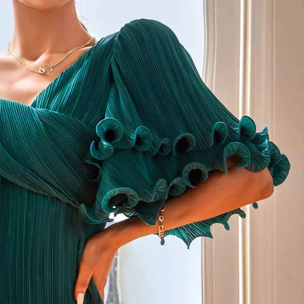 Trumpet Dresses: Emerald Green Long Dress With... From Angelschool, $34.18  | DHgate.Com