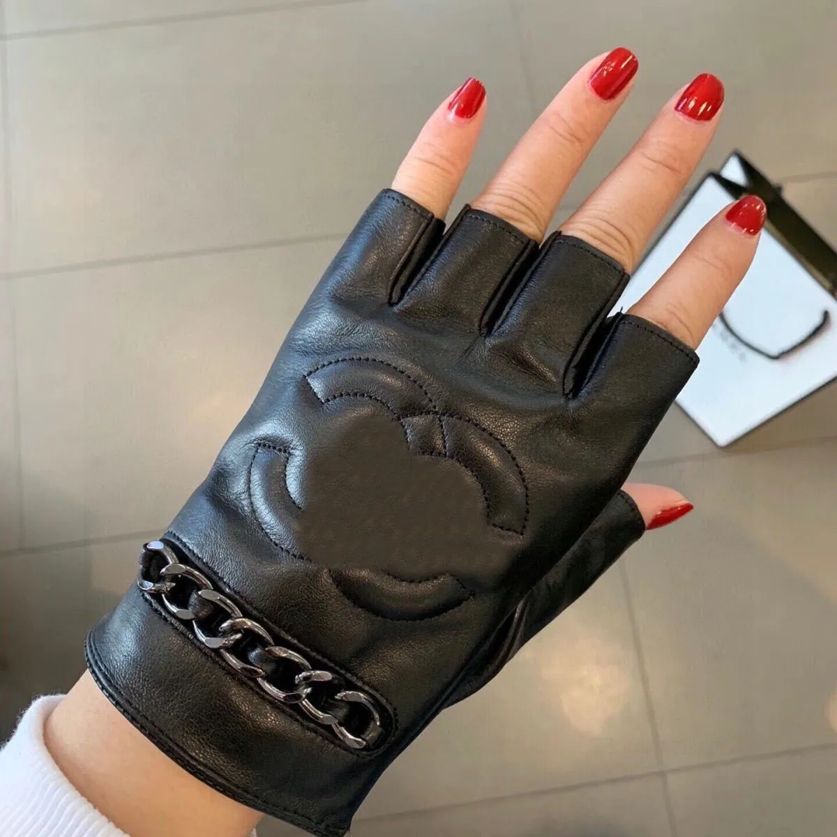 未使用 CHANEL レザー ファー 手袋 Lサイズ ノベルティ 美術品