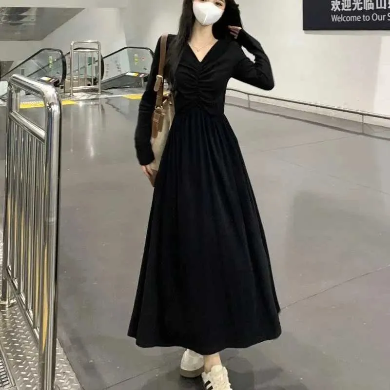 Black Long Sve Ultra Thin Retro Dress With Spring And Autumn Solid V Neck  Loose Pleated Korean Midi Dress Fashionable Casual Womens Clothing W241210  From Katcho, $10.92 | DHgate.Com
