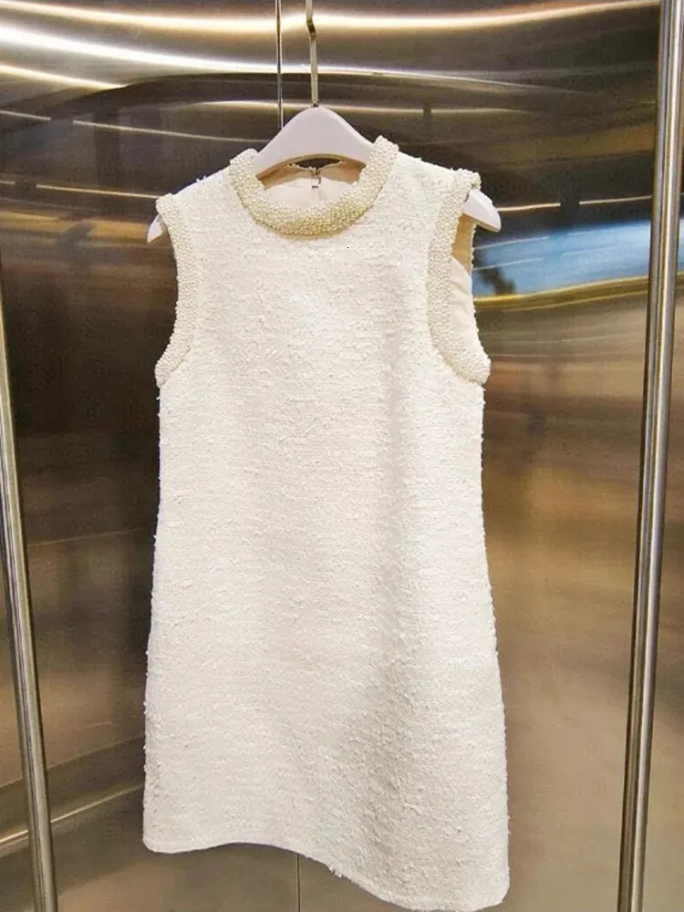 2025 Spring Crystal Pearl Short Coarse Linen Dress Two Piece Matching Set  Jacket Shining Coat Party White 241209 From Quan01, $52.33 | DHgate.Com