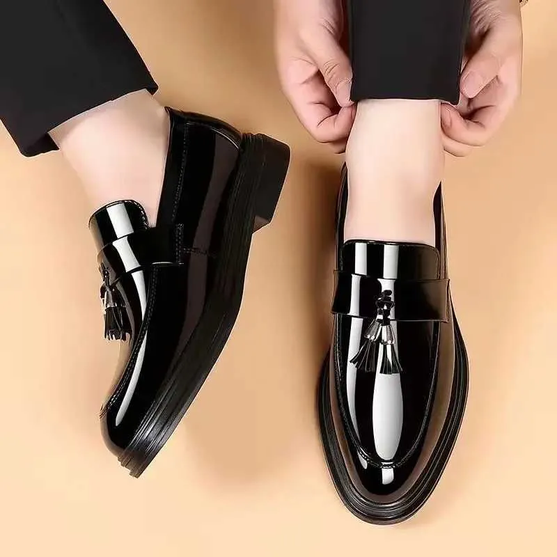 Men's Black Patent Leather Casual Business Dress Shoes with Bright Upper and Wedge Heel Size 39 from Dhgate Dress Shoes - price 27.75 Men's Black Patent Leather Casual Business Dress Shoes with Bright Upper and Wedge Heel Size 39 from Dhgate Dress Shoes - price 27.75