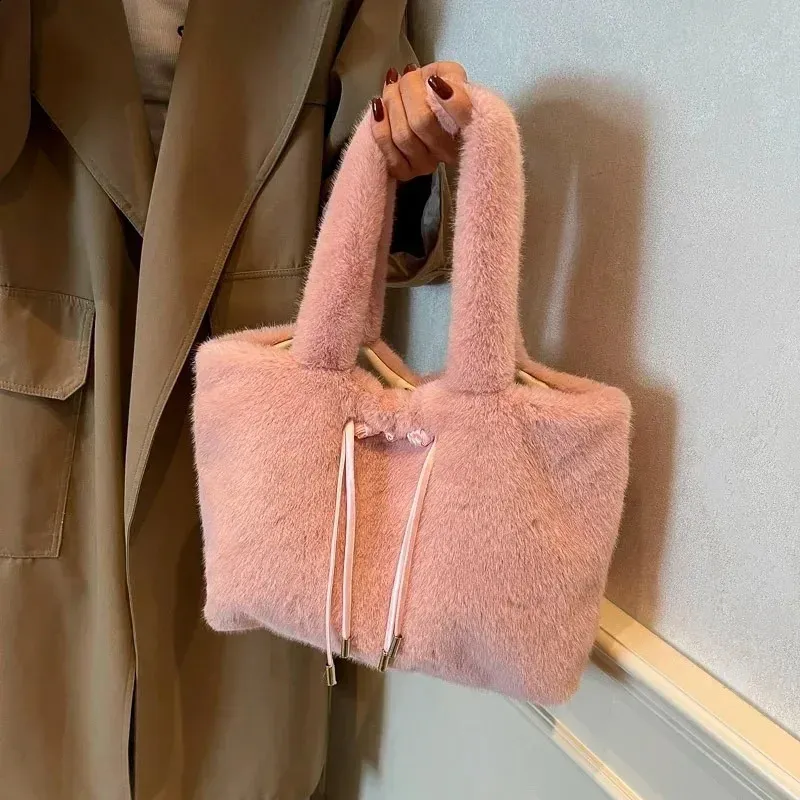 China Handbags Artistic Chinese Style Tote Bag: Plush Solid