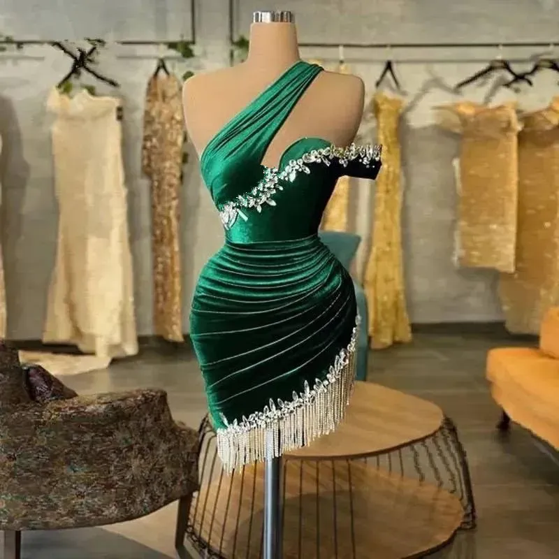 Veet Green Crystal Tassel prom dress - Elegant Sleeveless Mini Tail Gown for Women's Evening Party, Homecoming, and yd