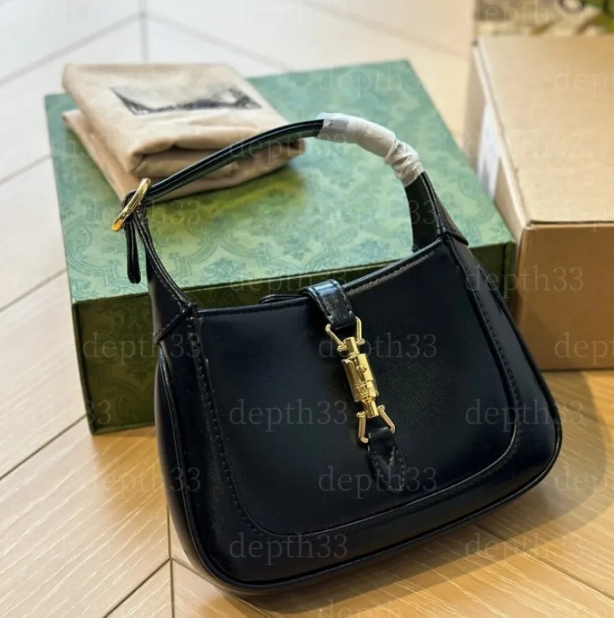 グッチ GUCCI 未使用品 グッチ ×adidas 721936 ZX8000 スニーカー