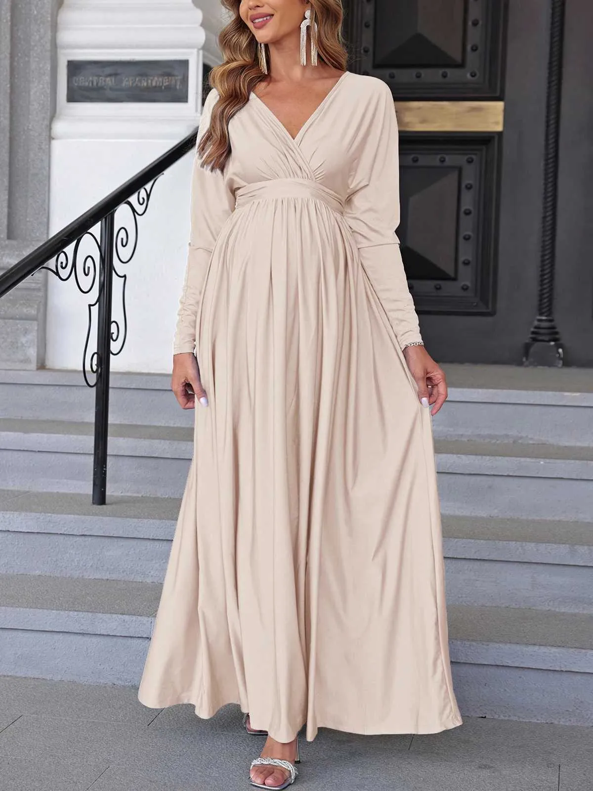 loose fitting maternity dresses Kindred Bravely Sienna Smocked Maternity & Nursing Dress main image 1
