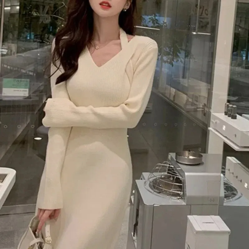 Womens Floor-Length Polyester Knit Dress with Vneck and Short Sleeves  Autumn Winter Fashion