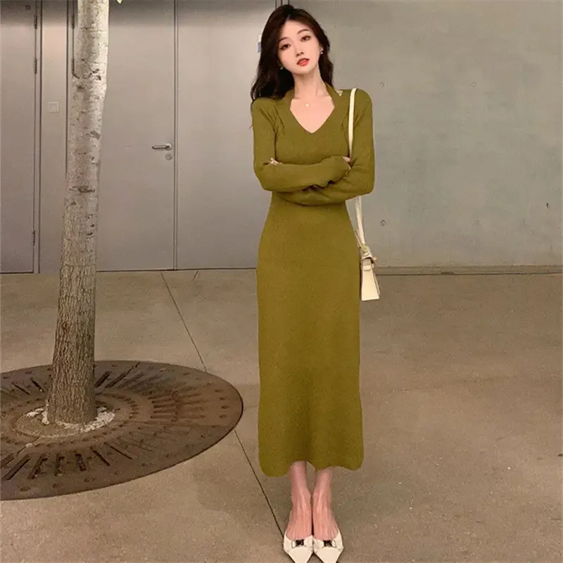 Womens Floor-Length Polyester Knit Dress with Vneck and Short Sleeves Autumn Winter Fashion Womens Floor-Length Polyester Knit Dress with Vneck and Short Sleeves Autumn Winter Fashion