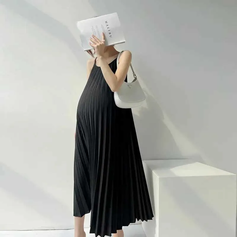 open lace back dress Black Satin Pleated V-Neck Maternity Maxi Dress main image 0