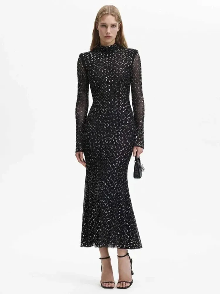 Elegant Black Crystal Diamond Turtleneck Long Sleeve Party Dress