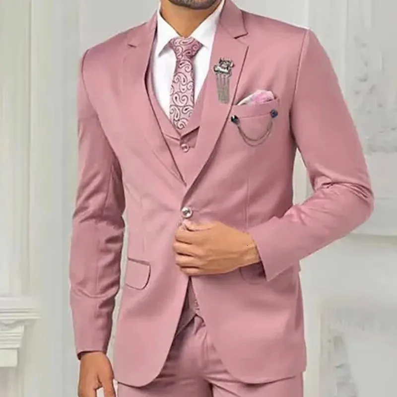 New Arrival Notch Lapell Groom Tuxedos Pink Prom Men Outfits