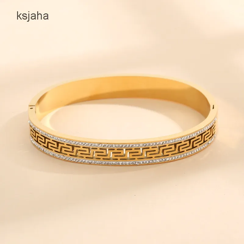 Lucky Charm Retro Great Wall Pattern Bracelet Ladies Fine Jewelry Bracelets Wholesale_voghion.com