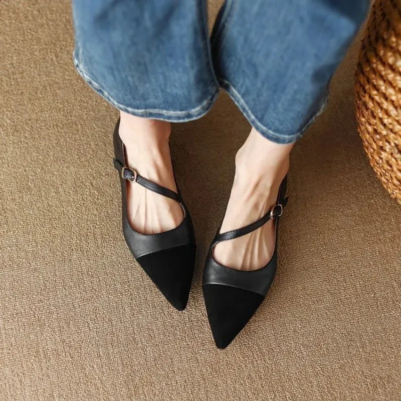 OBLIQUE TOE FLAT SHOES