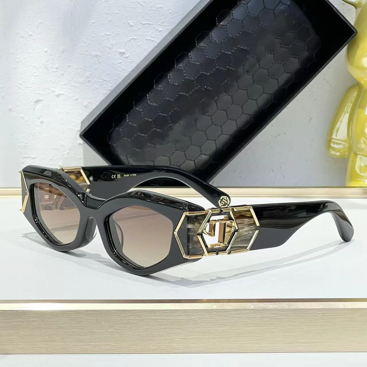 Womens Designer Metal Rectangular Sunglasses with UV400 