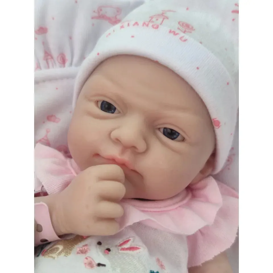 専用です♡未熟児♡可愛い赤ちゃん　リボーンドール リボーンドール 未熟児 オムツ かわいい オムツ姿も可愛いでしょ