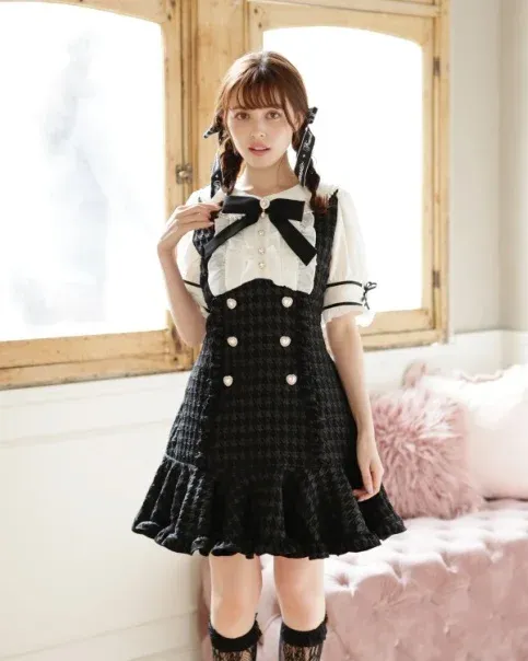 Japanese Mine Style Sweet Girl Waist gingham dress with Grid Detailing and Belly Covering for Spring and Summer